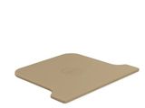 un gros plan d'une housse d'ordinateur portable marron sur fond blanc