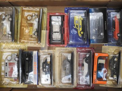 de nombreux modèles différents de téléphones portables dans la boîte