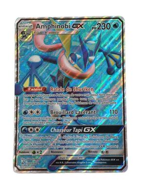 un gros plan d'une carte Pokémon sur fond blanc