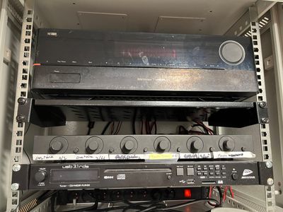 un ampli radio HARMAN KARDON type HK3770, un lecteur de cd J…
