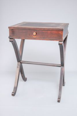 Chevet en bois et placage de bois ouvrant à un tiroir en cei…