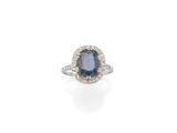 une bague en saphir et diamant