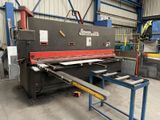 l'image d'une machine installée dans un entrepôt