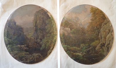deux photos d'un tableau représentant un paysage de montagne, avec une rivière au premier plan et une forêt à l'arrière-plan
