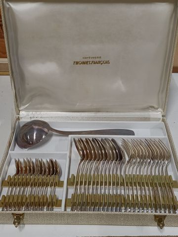 Ménagère en Métal argenté en coffret