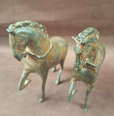 Pierre CHENET Bronze animalier, représentant une paire de ch…