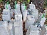 many concrete blocks that are sitting on the ground
