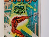 une image représentant un livre sur lequel figure l'illustration d'un homme vêtu d'un costume rouge