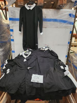 Lot de 80 robes marque La City,col blanc, articles neufs.