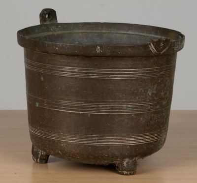 Marmite en bronze. XVII-XVIIIème siècle.