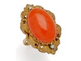 une bague en corail et diamants, signée Van Cleef