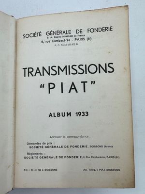 un livre ouvert avec un titre en noir et blanc