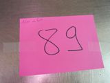 un post-it rose sur lequel est inscrit le chiffre vingt