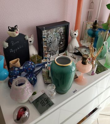 Collection de chats, oiseaux, vases divers, petits arrosoirs… - Photo 1