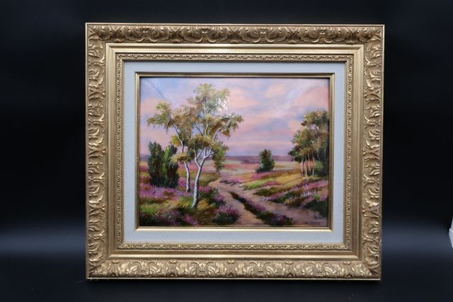 Émail de Limoges « Paysage ». Signée en bas à droite « BONHOMME »...