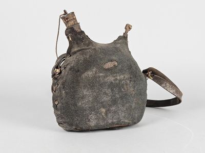 une image représentant un sac à main muni d'une bandoulière