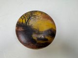 a picture of a decorative object on the wall