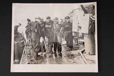 Photo Normandie Juin 1944. En noir et blanc, 20,5 x 25,5 cm.