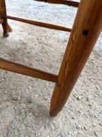 Paire de fauteuil à assise paillée, ois massif, l'un à barre… (photo 4)