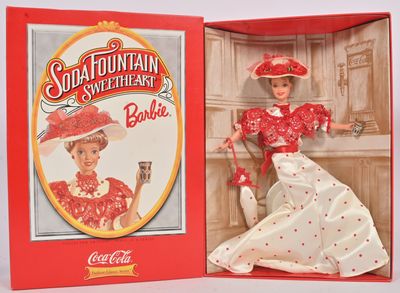 Poupée Barbie « Sweetheart » avec fontaine à soda Coca-Cola, dans sa boîte d'origine
