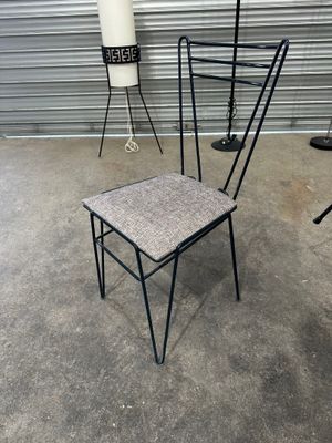 CHAISE FILAIRE En métal laqué bleu Assise retapissée Haut.