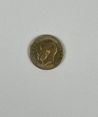 l'image d'une pièce de monnaie sur une surface blanche