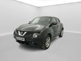 La Nissan Juke est garée dans une pièce blanche où la lumière est allumée