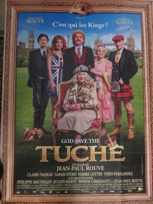 une affiche du film « » accrochée au mur