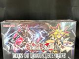 une boîte contenant le jeu de cartes « Deck of the Dragon Legend »