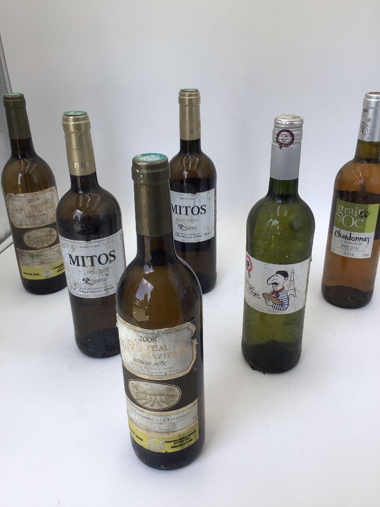 Lot de 6 bouteilles vin blanc : haut mazieres 2008 , mitos 2012 , grain d’oc 2013 , pierre farge pas d année apparent...