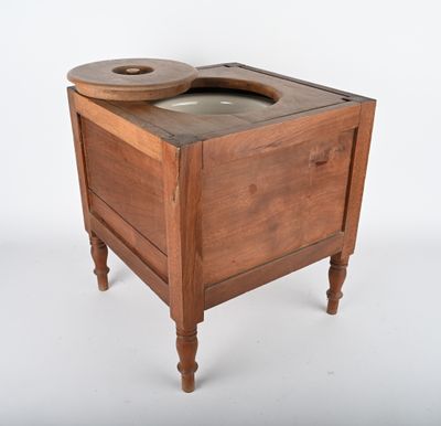 Bidet en faïence et bois. Début XXeme siècle. - Photo 1