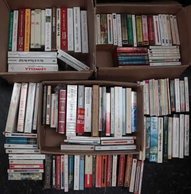 Trois cartons de livre de poches dont Christian Signol, Une …