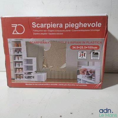 une boîte en carton sur laquelle est représentée une cuisine