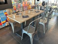 (Lots 101 à 145 : Matériel de restauration stockés à Nîmes) … (photo 6)