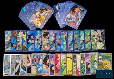 un paquet de cartes à l'effigie des personnages de Dragon Ball