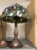 Lampe style TIFFANY. Haut. 45. Vente judiciaire faite aux fr…