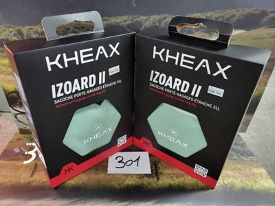 deux boîtes de Kheax Zoard II et une boîte de Kheax Zoard II