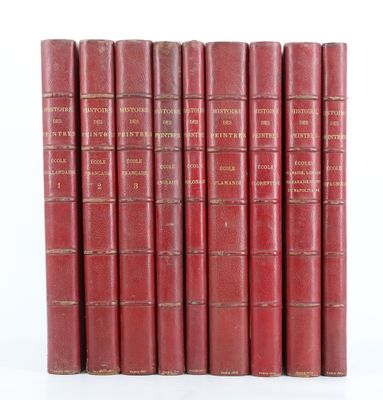 une pile de livres rouges empilés les uns sur les autres