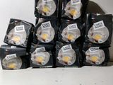 plusieurs paquets de café sont empilés les uns sur les autres