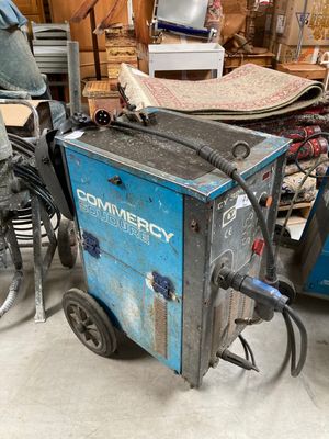 VENDU ET ENTREPOSE DANS NOS LOCAUX au 18 Boulevard des Natio…