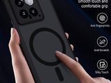 an image of a person holding a black phone case with a magnifying magnifying magnifying