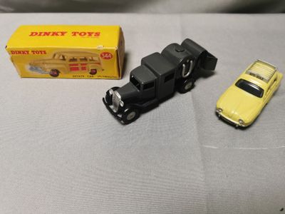 DINKY TOYS GB PLYMOUTH Estate Car marron, Réf. 344. A ; d