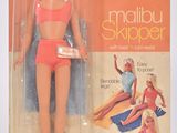 Poupée Barbie « Sun Set » en maillot de bain rose, avec une serviette et une serviette