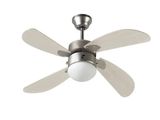 un gros plan d'un ventilateur de plafond muni d'une lampe