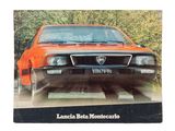 une photo d'une photo d'une voiture figurant sur la couverture d'un livre
