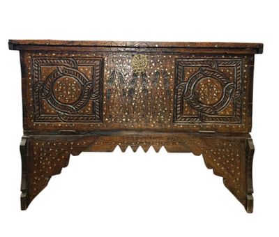 SYRIE - Coffre de mariage à façade richement ornée
