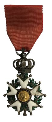 une image d'une médaille avec un ruban rouge sur fond blanc