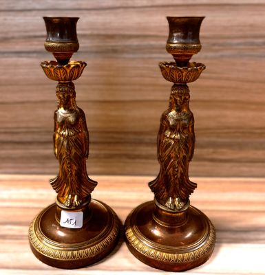 Paire de Bougeoirs en bronze le fut en forme de Cariatide XI…