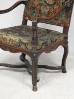 Fauteuil à haut dossier droit en bois naturel mouluré, sculp… (photo 4)