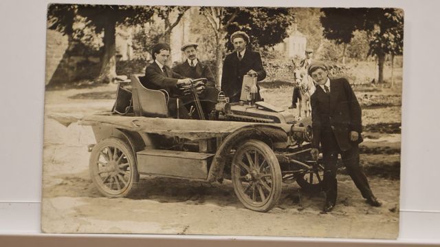 Moutier Rozeille : Voiture du Photographe Joseph Luquet, sur la p...